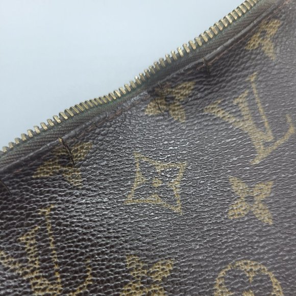 LOUIS VUITTON VINTAGE POCHETTE ACCESSOIRES - Picture 10 of 16